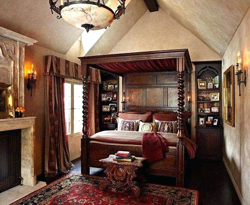 Old bedroom. Стиль Нео-Тюдор интерьер. Стиль Тюдор (Tudor Revival Cottage). Тюдоровский стиль в интерьере. Стиль Тюдоров в интерьере.