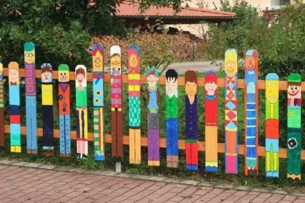 Декор ограждения из дерева