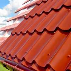 Крыши из металлочерепицы фото – Крыша из металлочерепицы — 115 фото установки и описание особенностей покрытия